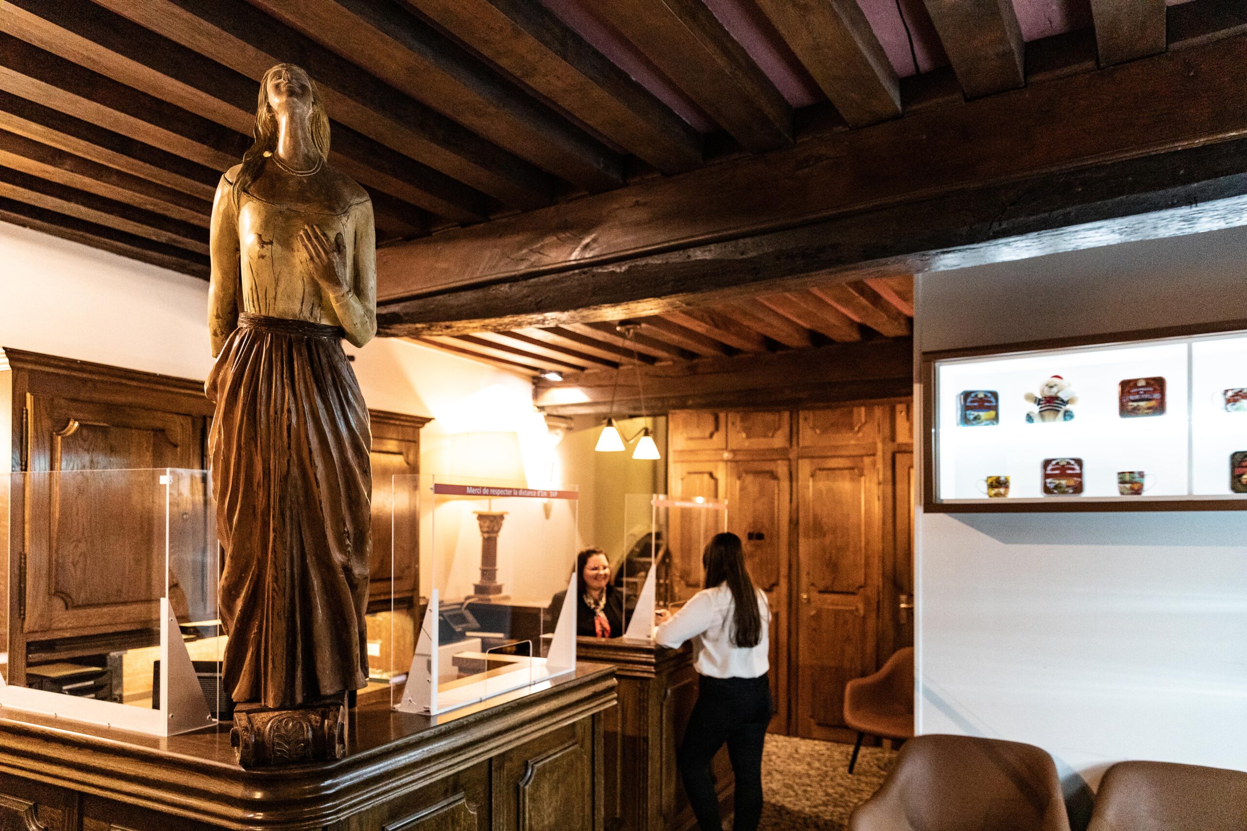 Hôtel La Confiance - Les Terrasses Poulard | Elodie Oliveira Photograph Paris Blush Photography 85 min scaled Elodie Oliveira Photographer Paris Blush Photography 85 min scaled